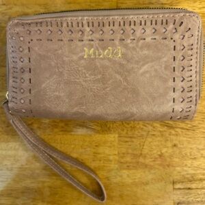 Mudd Double Zipper Sided Light Pink Wristlet with Decorative Cutouts